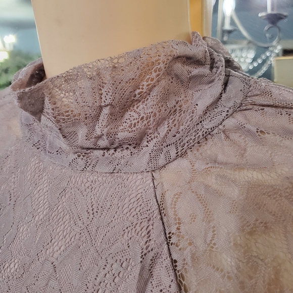 Eva Mendez New York & Co. Lace Longsleeved Smock Waist Top Blouse Size M - Picture 8 of 11